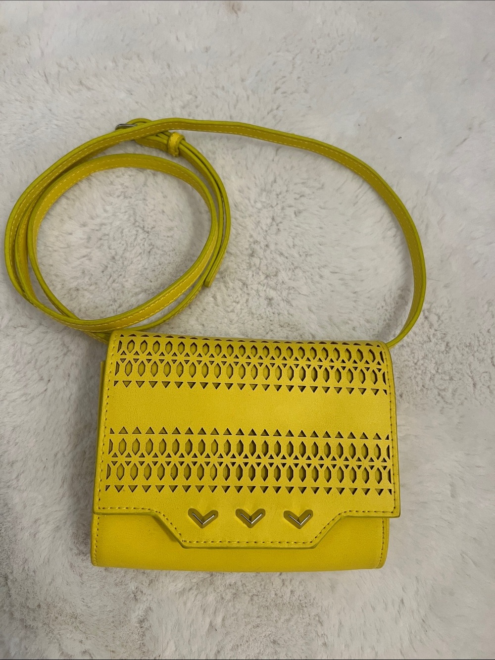 Stella & Dot Bright Yellow “side kick” Laser-Cut mini Crossbody